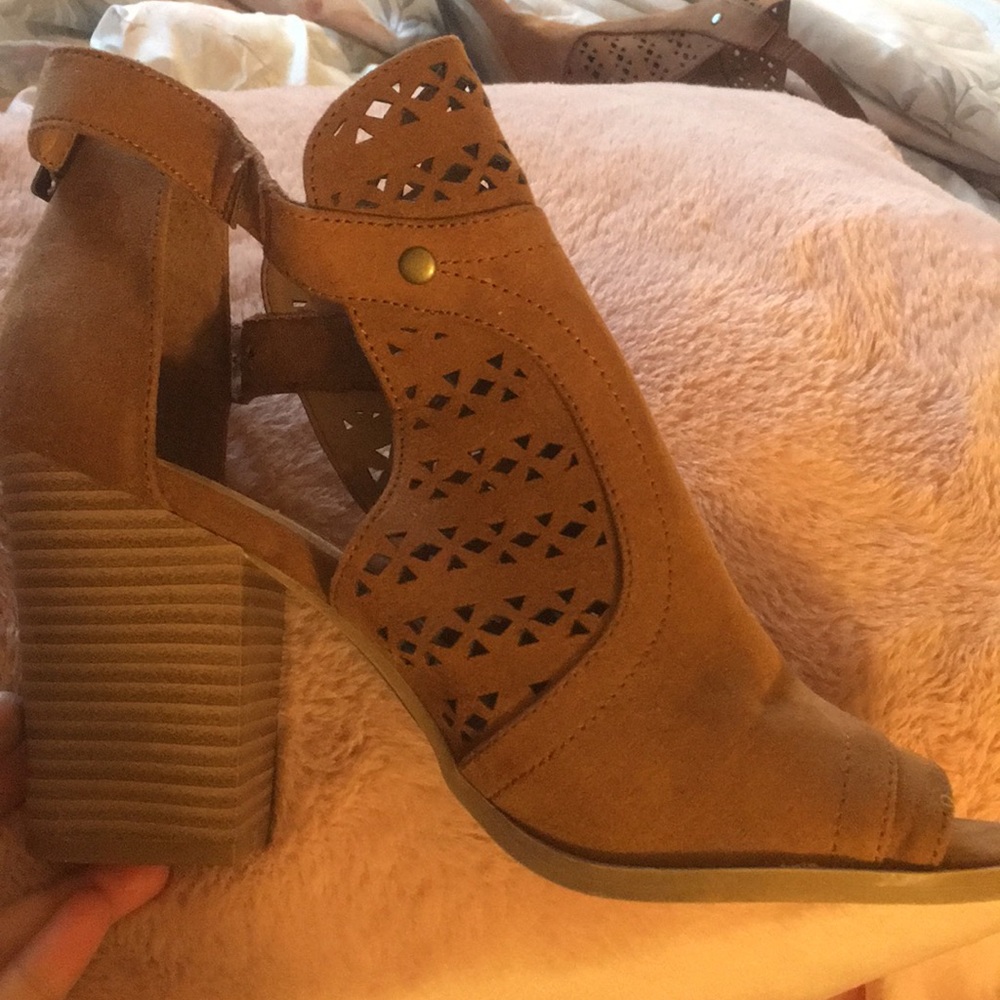 American Eagle Open toe wedge booties